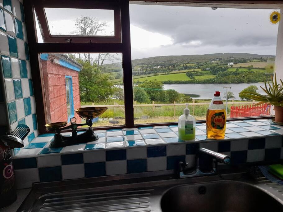 Granny'S Cottage, A Lovely Lakeside Cottage Donegal Town Bagian luar foto