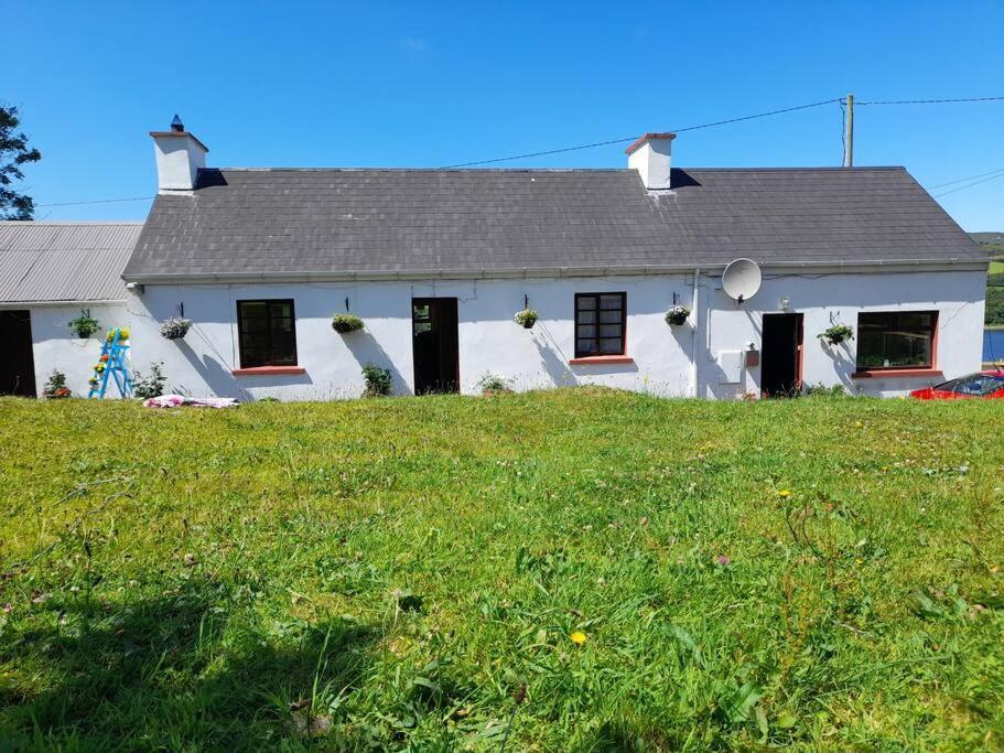 Granny'S Cottage, A Lovely Lakeside Cottage Donegal Town Bagian luar foto
