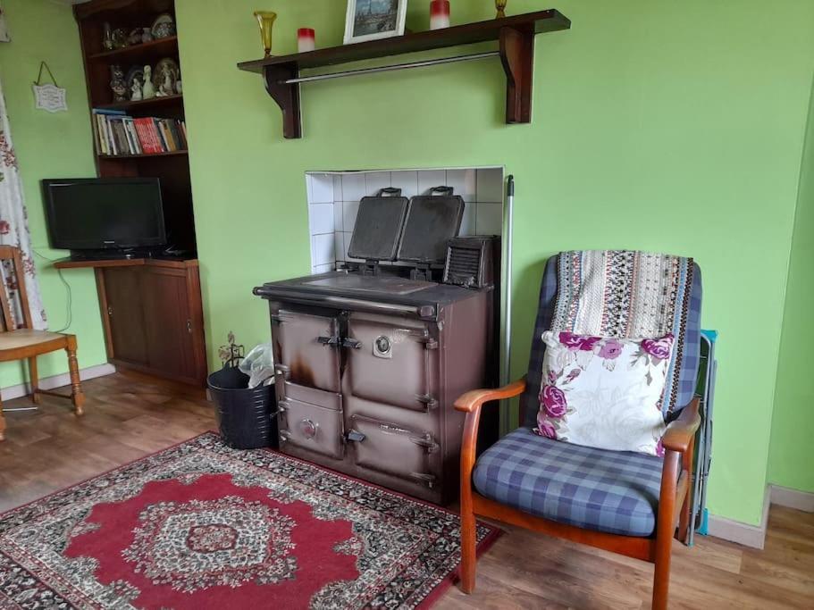 Granny'S Cottage, A Lovely Lakeside Cottage Donegal Town Bagian luar foto