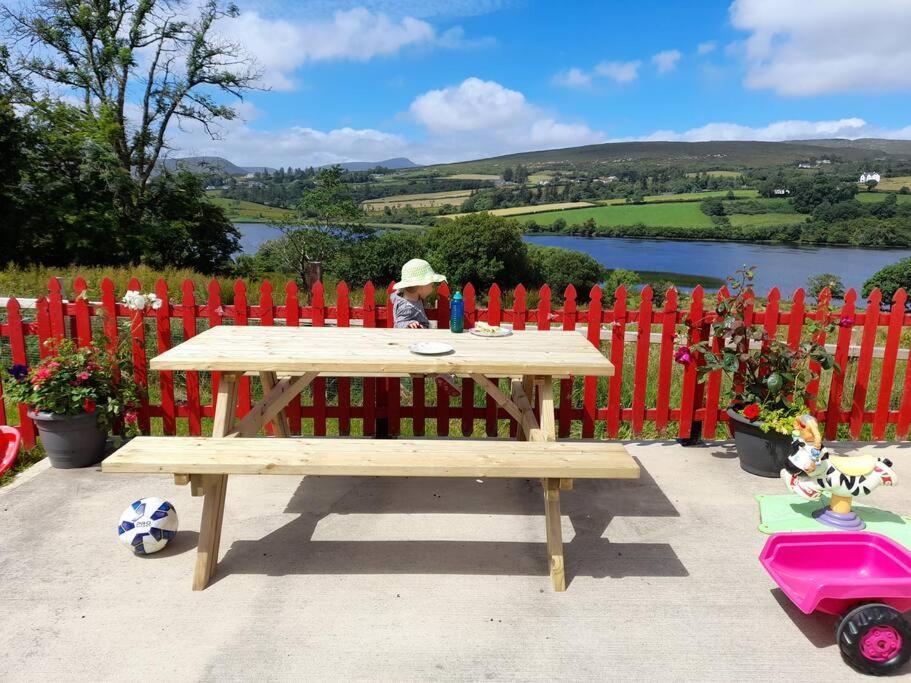 Granny'S Cottage, A Lovely Lakeside Cottage Donegal Town Bagian luar foto